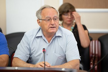 Александр Куниловский встретился с депутатами, работающими на постоянной основе